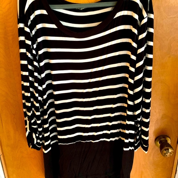 Urban X Tops - Urban X black and white top